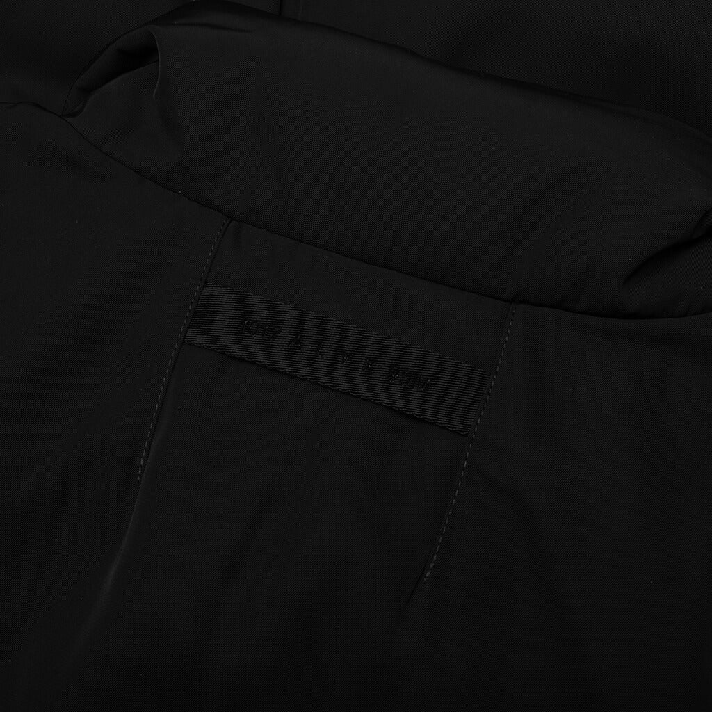 Tricon Puffer Black