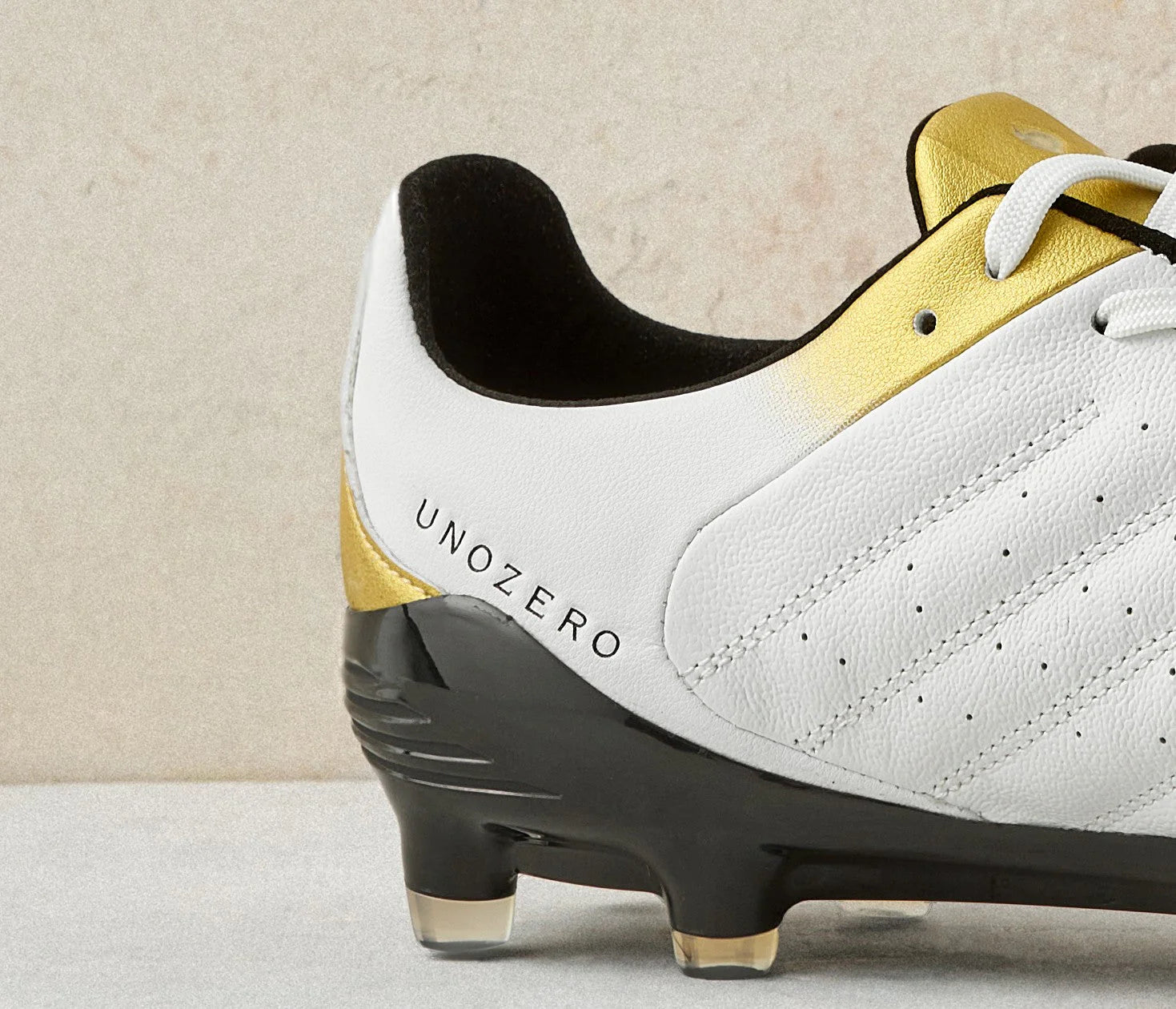 Unozero Aventto FG Firm Ground Soccer Cleats White