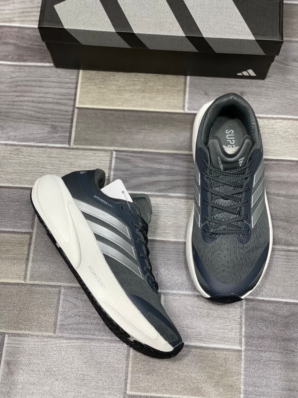 SUPERNOVA RISE 3 GREY AND SILVER