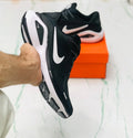 NIKE STRUCTURE 26 BLACK AND WHITE