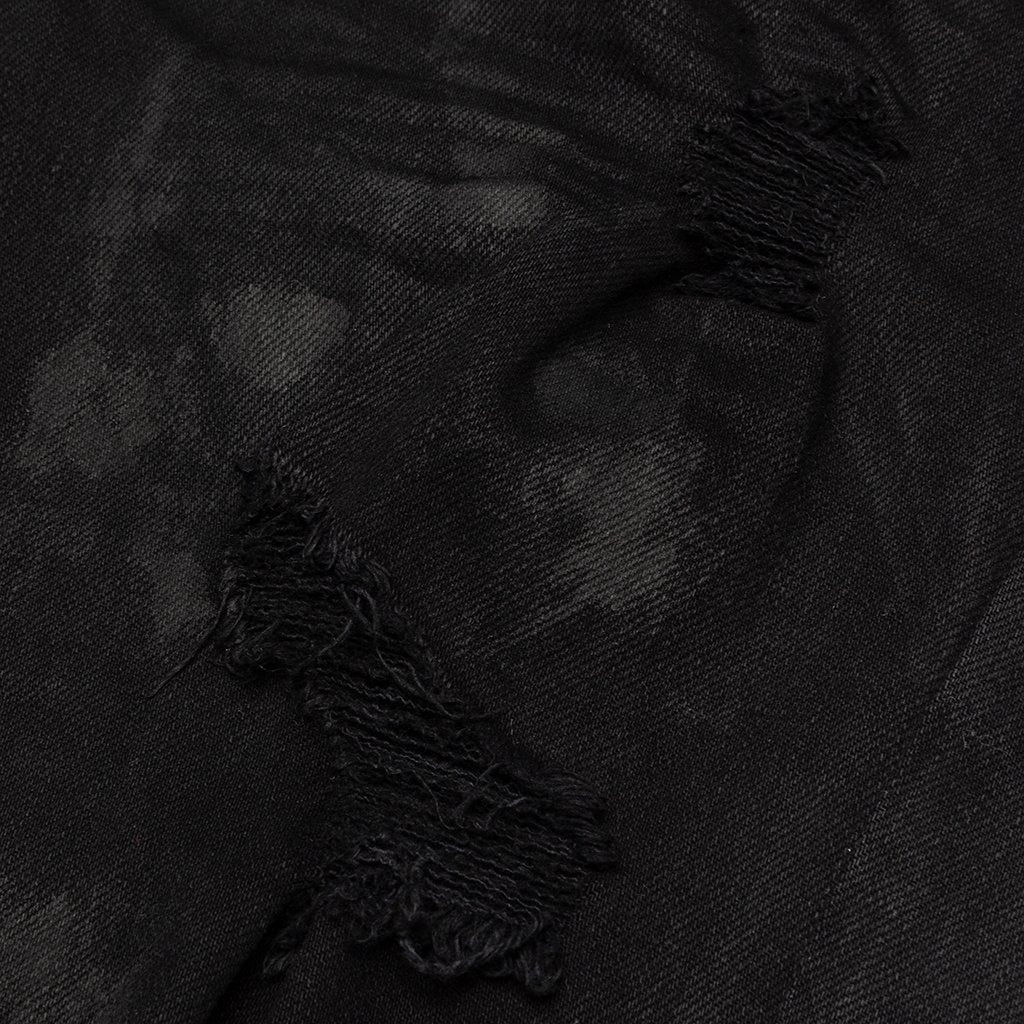 P001 Black Oil Spill