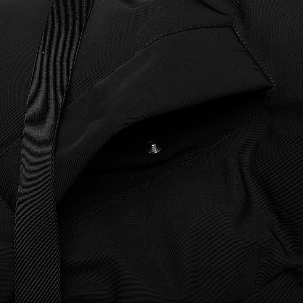 Tricon Puffer Black