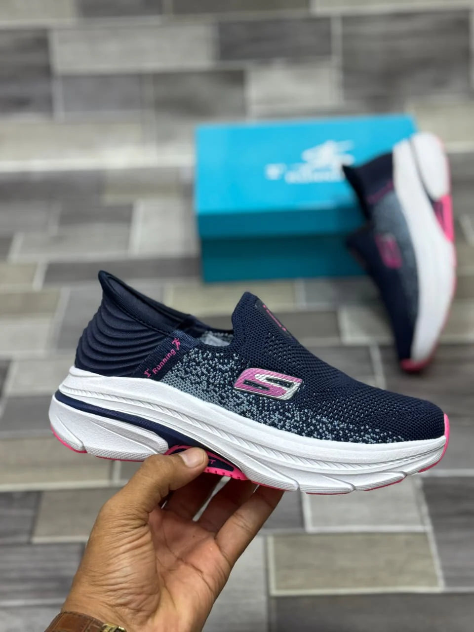 ARCH FIT SLIP ON SKECHERS NAVY BLUE