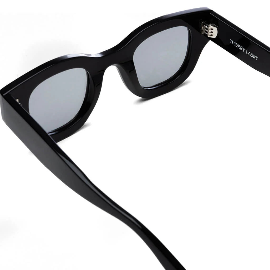 Autocracy 101 Light Grey