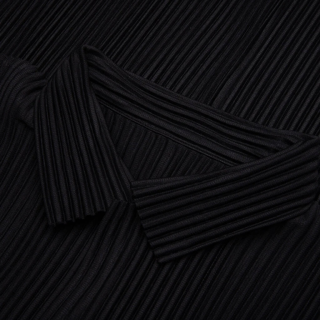 MC April Button Up Black