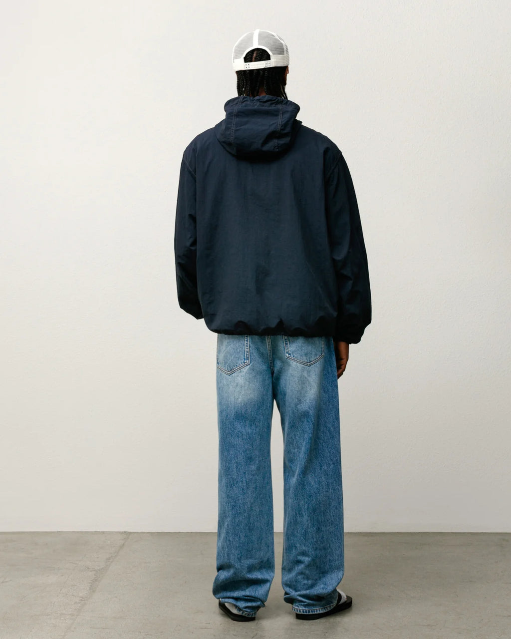 LIGHTWEIGHT HOODED JACKET