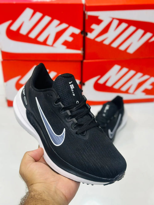 NIKE WINFLO 9 BLACK AND WHITE
