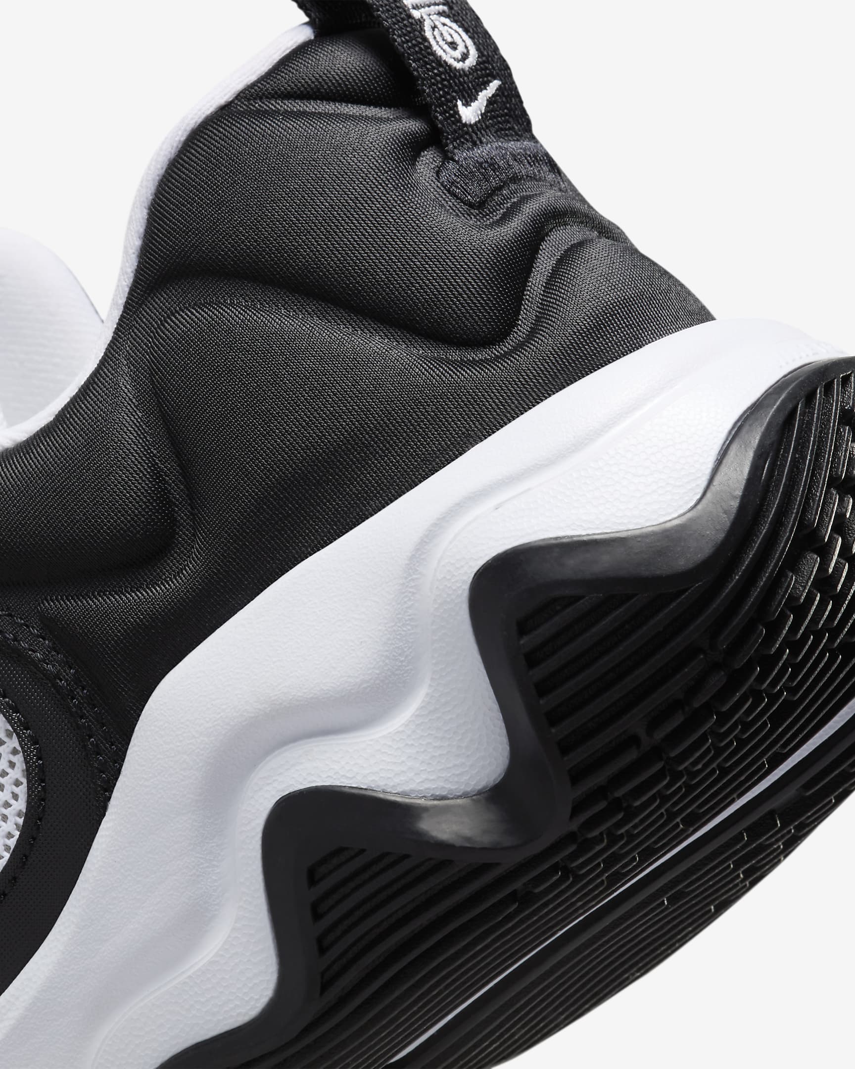 Tênis Nike Giannis Immortality 3 Preto Branco
