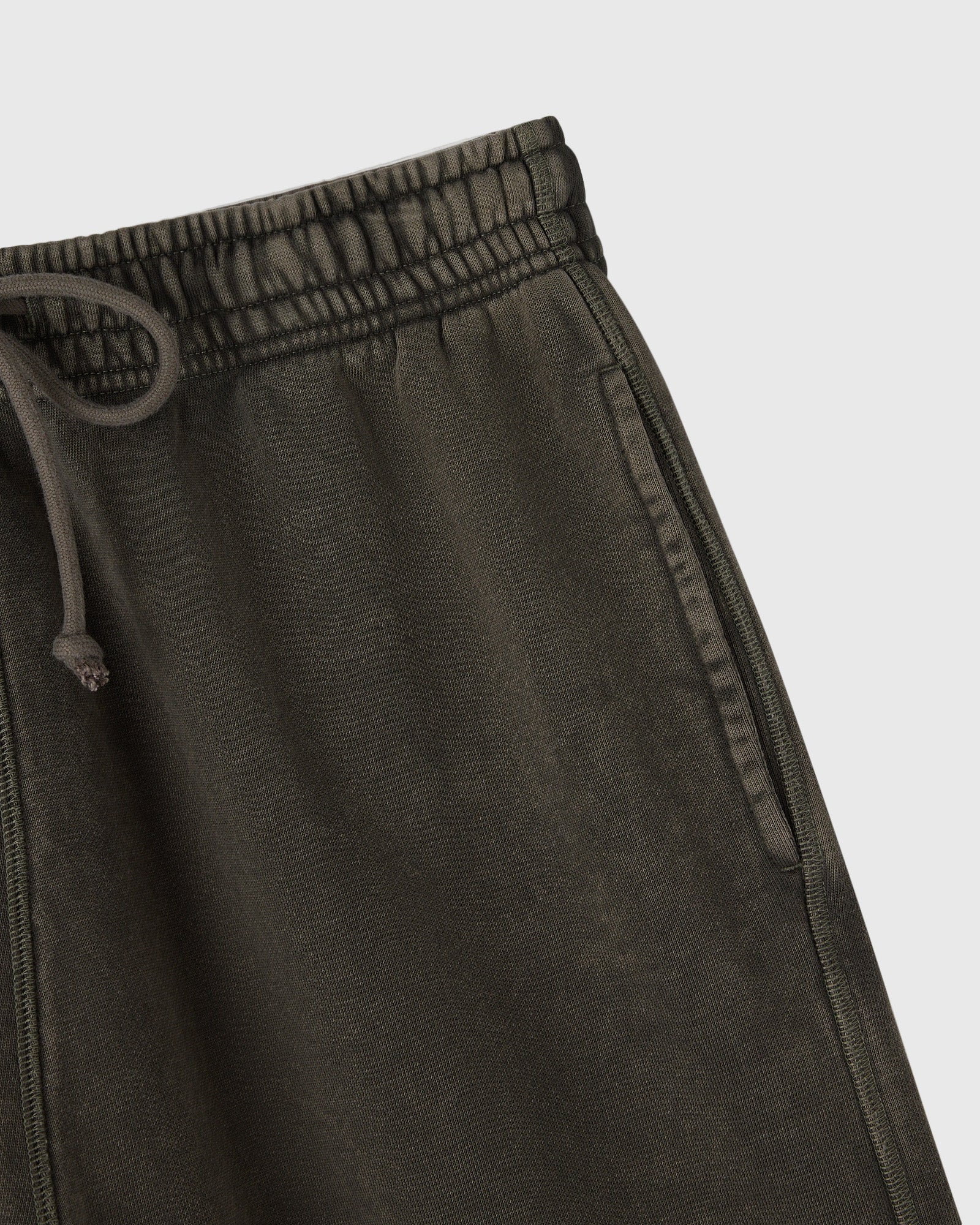 Muskoka Sweatshorts Deep Olive