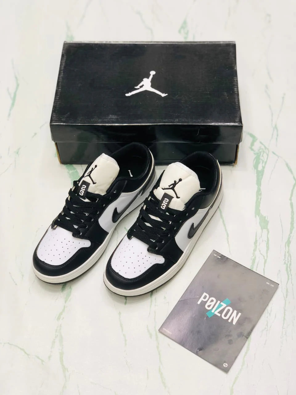 NIKE AIR JORDAN 1 PANDA