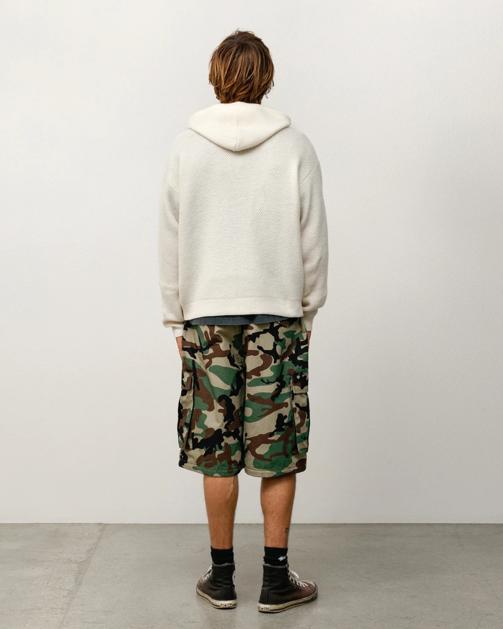 TEXTURED ZIP HOODED SWEATER