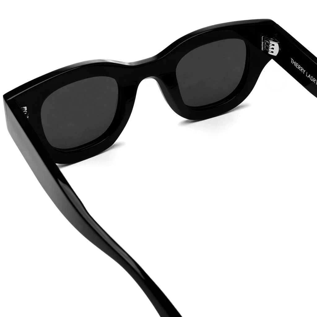 Autocracy 101 Black
