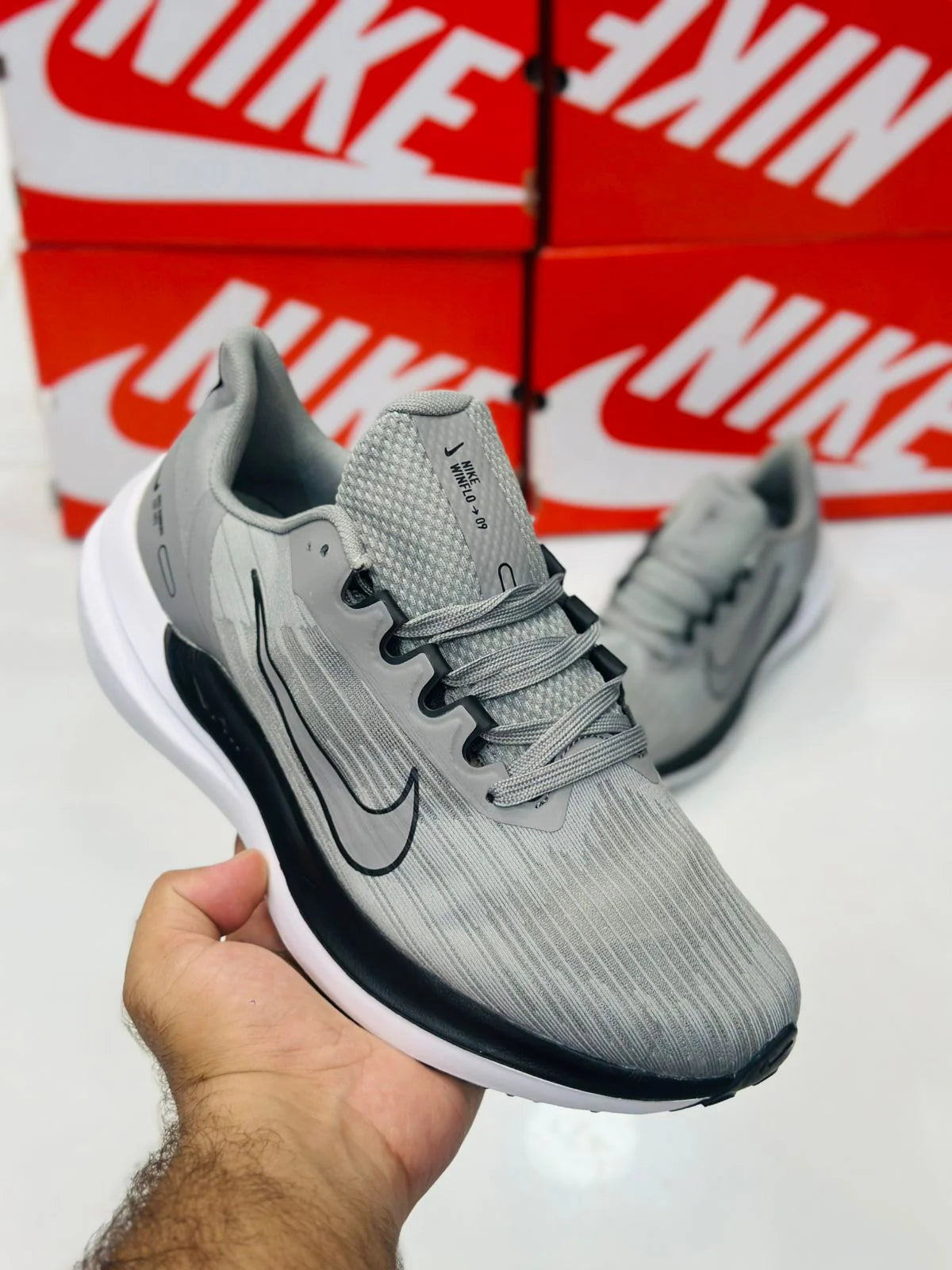 NIKE WINFLO 9 GREY BLACK AND WHITE