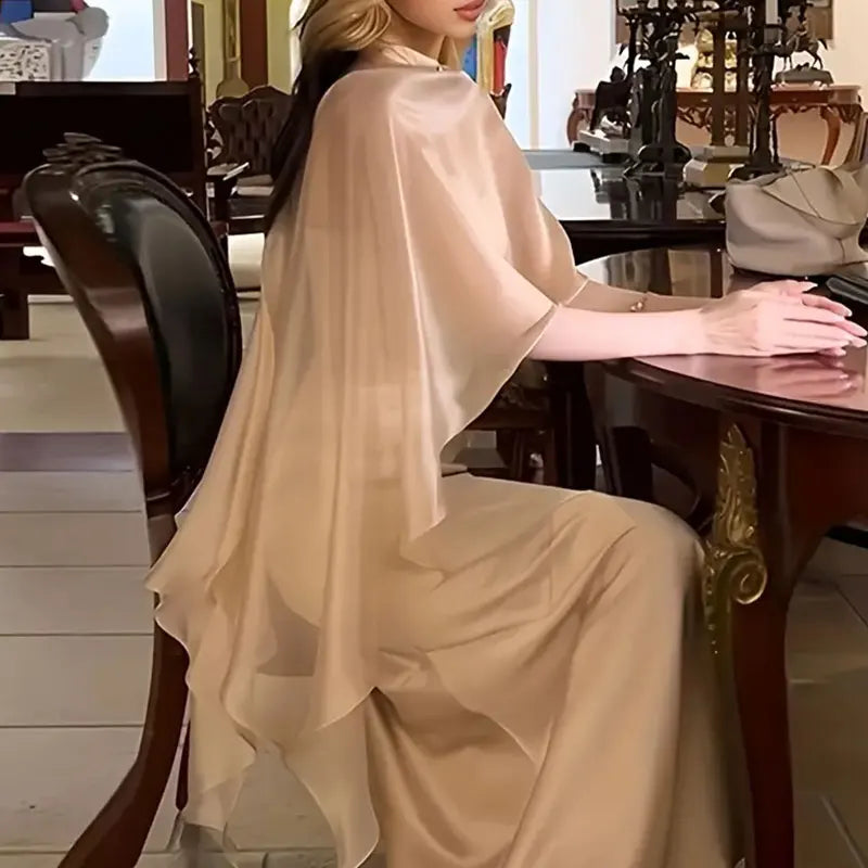 Blusa Capa Assimétrica