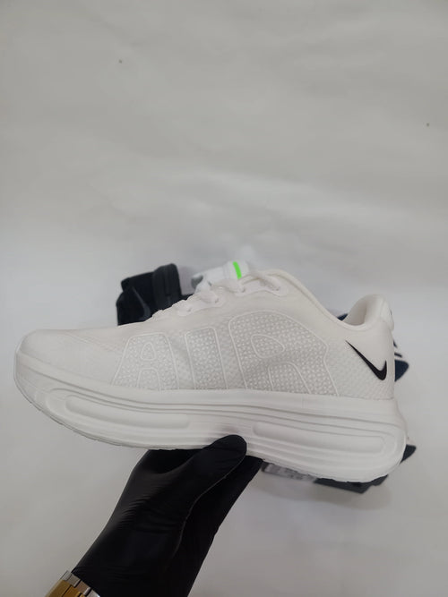 NIKE AIR ZOOM BLACK AND GREEN