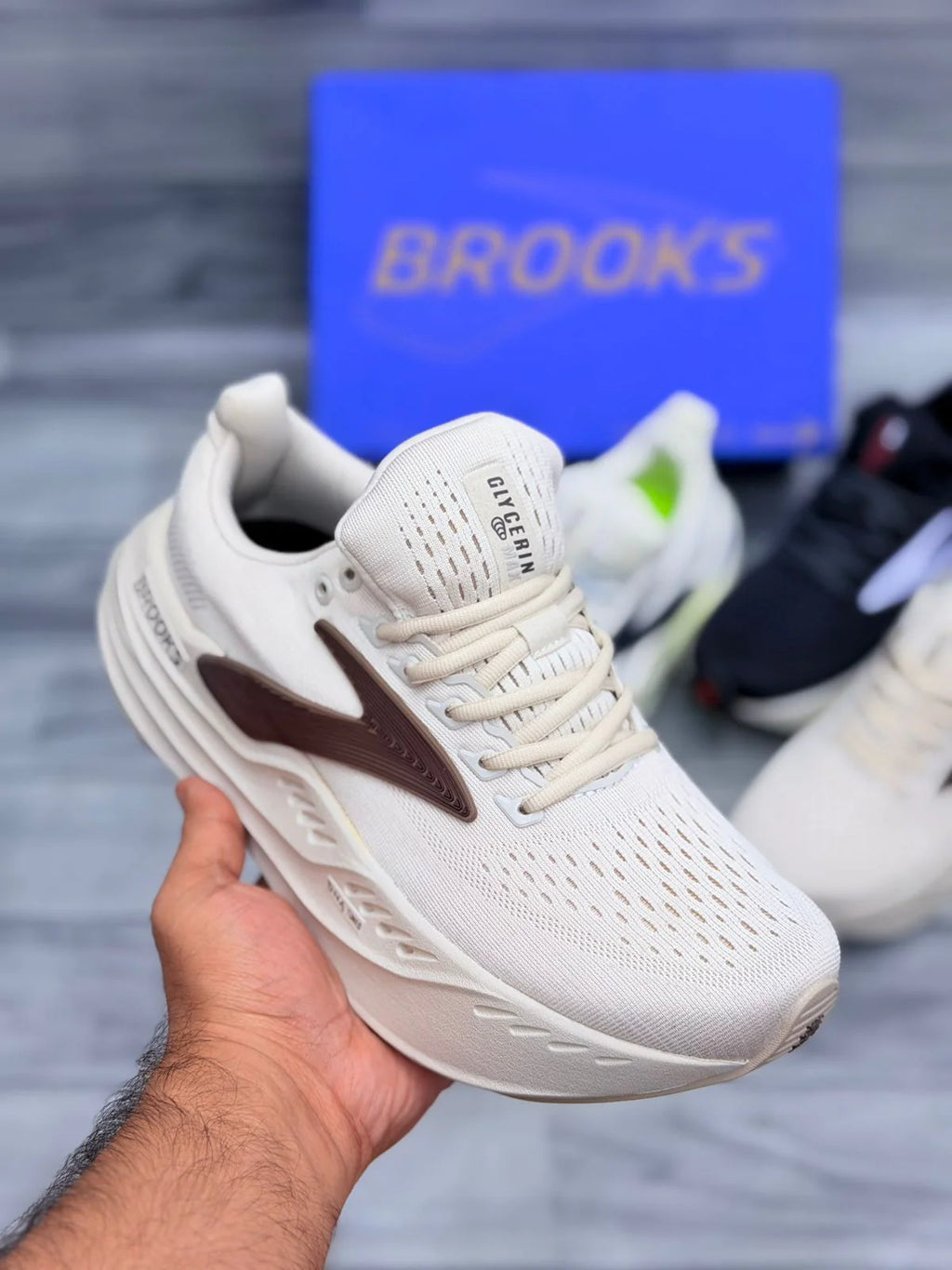 BROOKS GLYCERIN MAX ALMOND