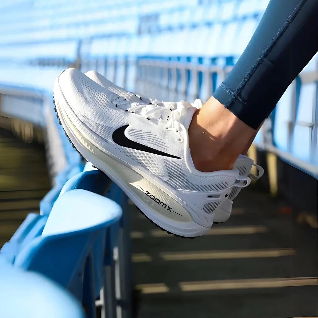 Nike Vomero 18 Branco Bege